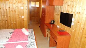In-room safe, blackout drapes, free WiFi, linens