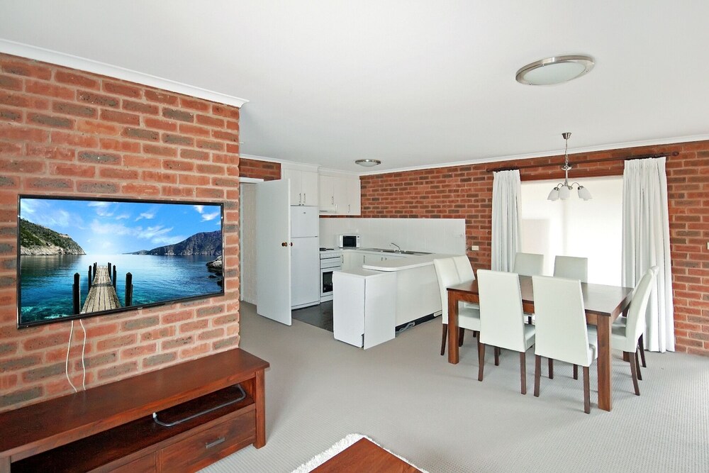 Sponars Onshore Apartment 1 - FREE unlimited WIFI