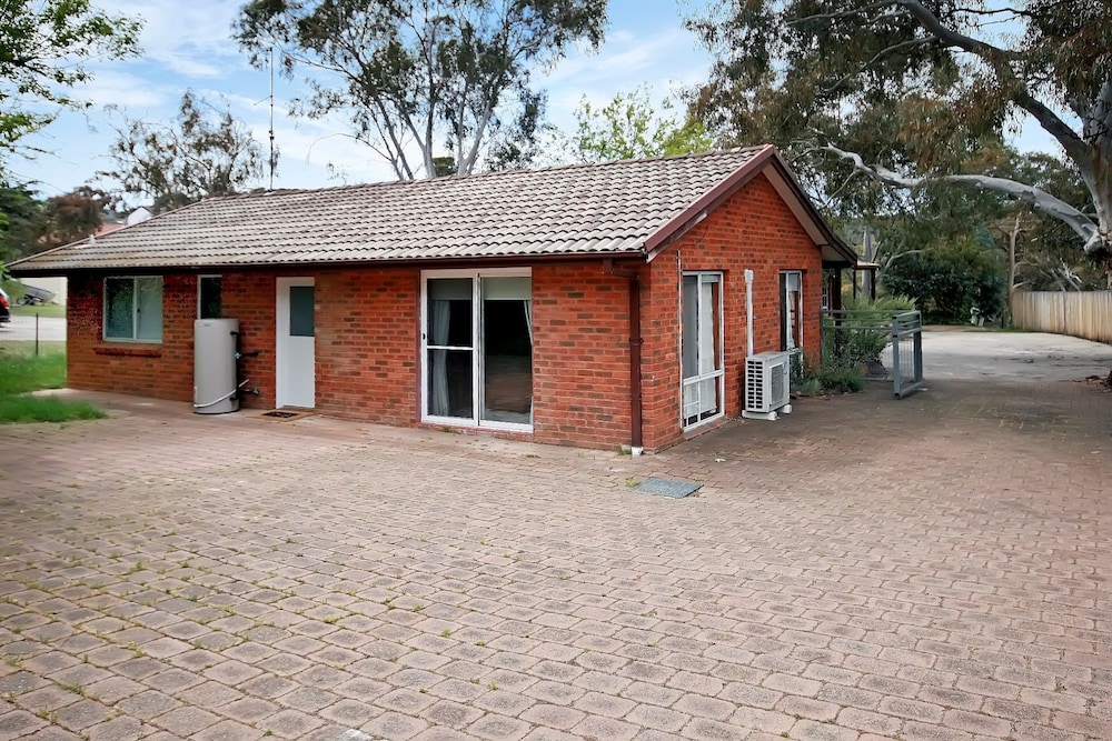Sponars Onshore Apartment 1 - FREE unlimited WIFI