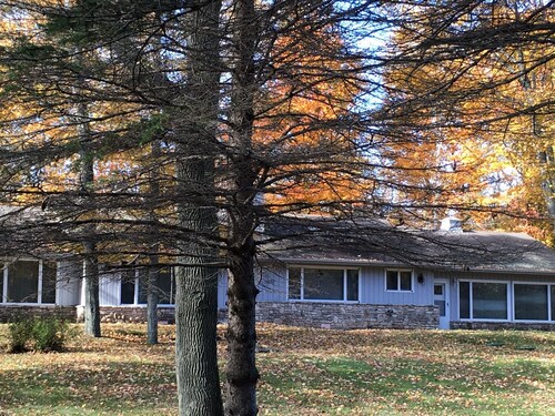 Hotels Near Northport Pier Ellison Bay Top 10 By Premier Vacation Al Pet Friendly Walk To Water Restaurant Ping Wifi