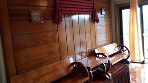 2 bedrooms, free WiFi, linens
