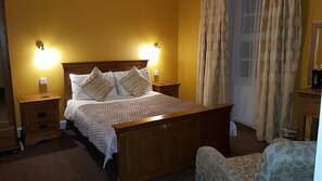 Free WiFi, linens