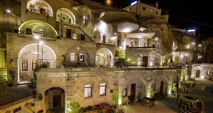 Hera Cave Suites