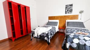 Premium bedding, minibar, desk, free WiFi