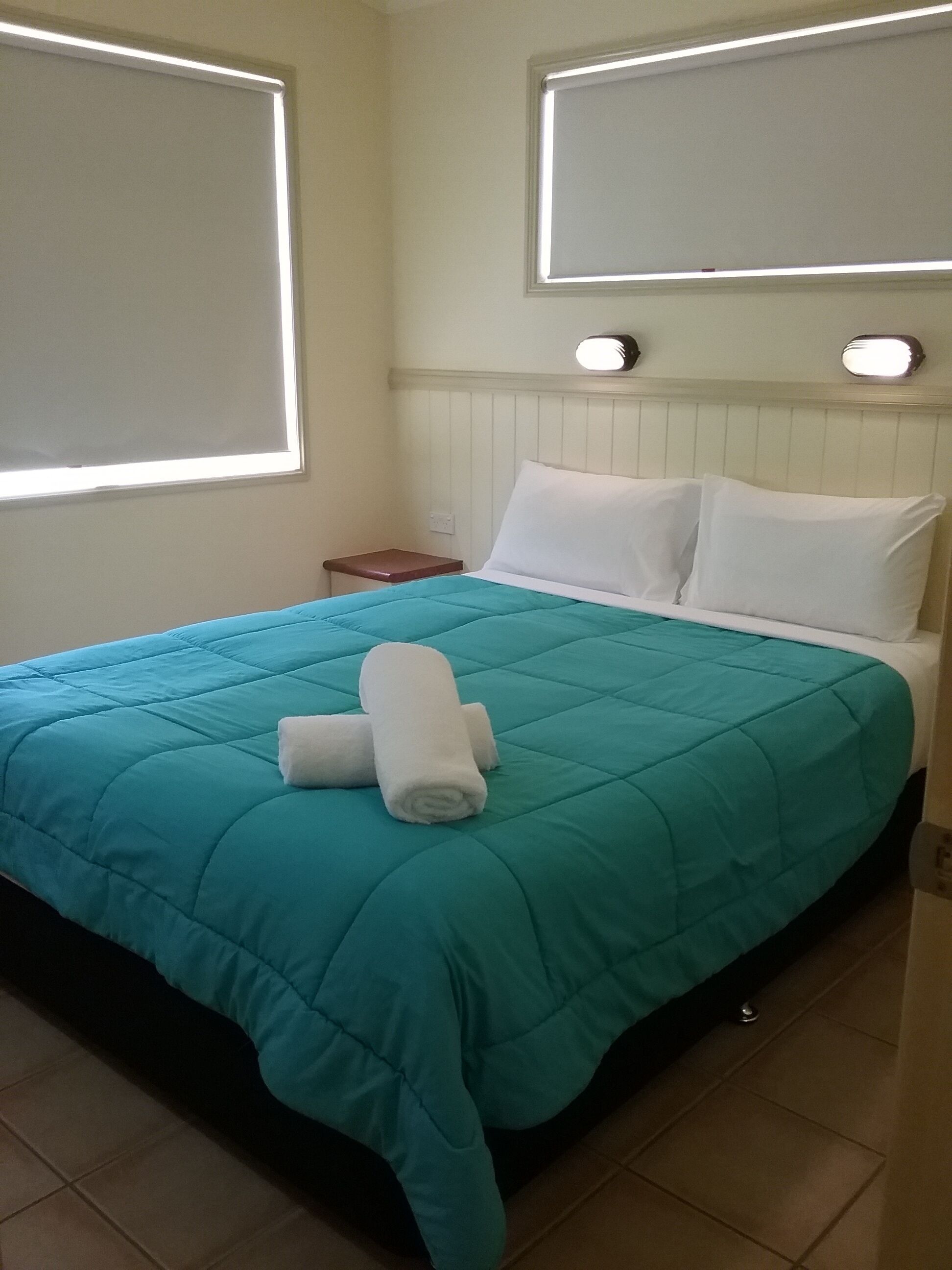 Seaside Studio 11 - Walk To The Beach!!