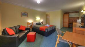 Premium bedding, desk, iron/ironing board, free WiFi