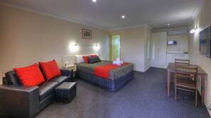 Premium bedding, desk, iron/ironing board, free WiFi