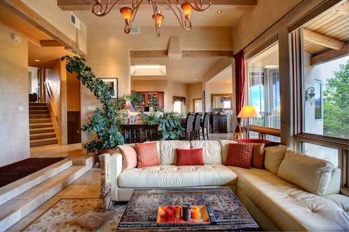 Check Expedia for Availability of Luxury With City Views, 4 Bedrooms, Sleeps 8, 5 min to Downtown, Month to Month+