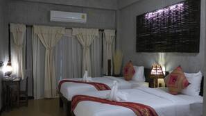 Minibar, desk, free WiFi