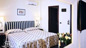 Minibar, una cassaforte in camera, una scrivania, ferro/asse da stiro