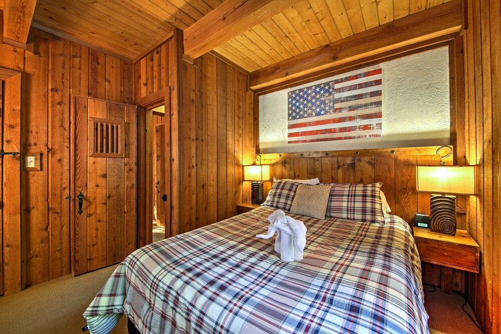 Secluded Lake Arrowhead Cedar Chalet Mins To Lake Big Bear Lake
