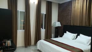 Premium bedding, in-room safe, desk, iron/ironing board