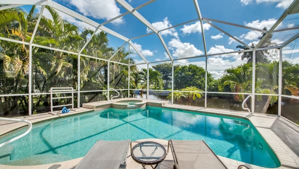 Quiet Community Along The Canal Heated Pool And Spa Villa Happy Hour Cape Coral In Fort Myers Fl Expedia