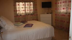 Iron/ironing board, free WiFi