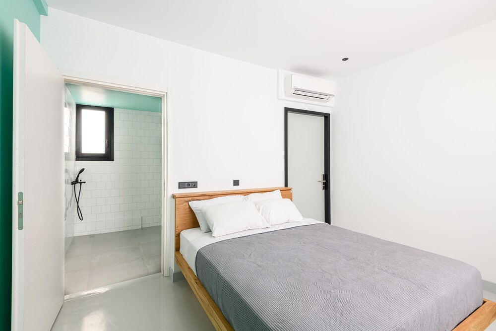 Mosaikon Hostel In Athens Hotel Rates Reviews On Orbitz