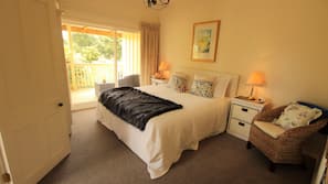 Premium bedding, in-room safe, individually decorated