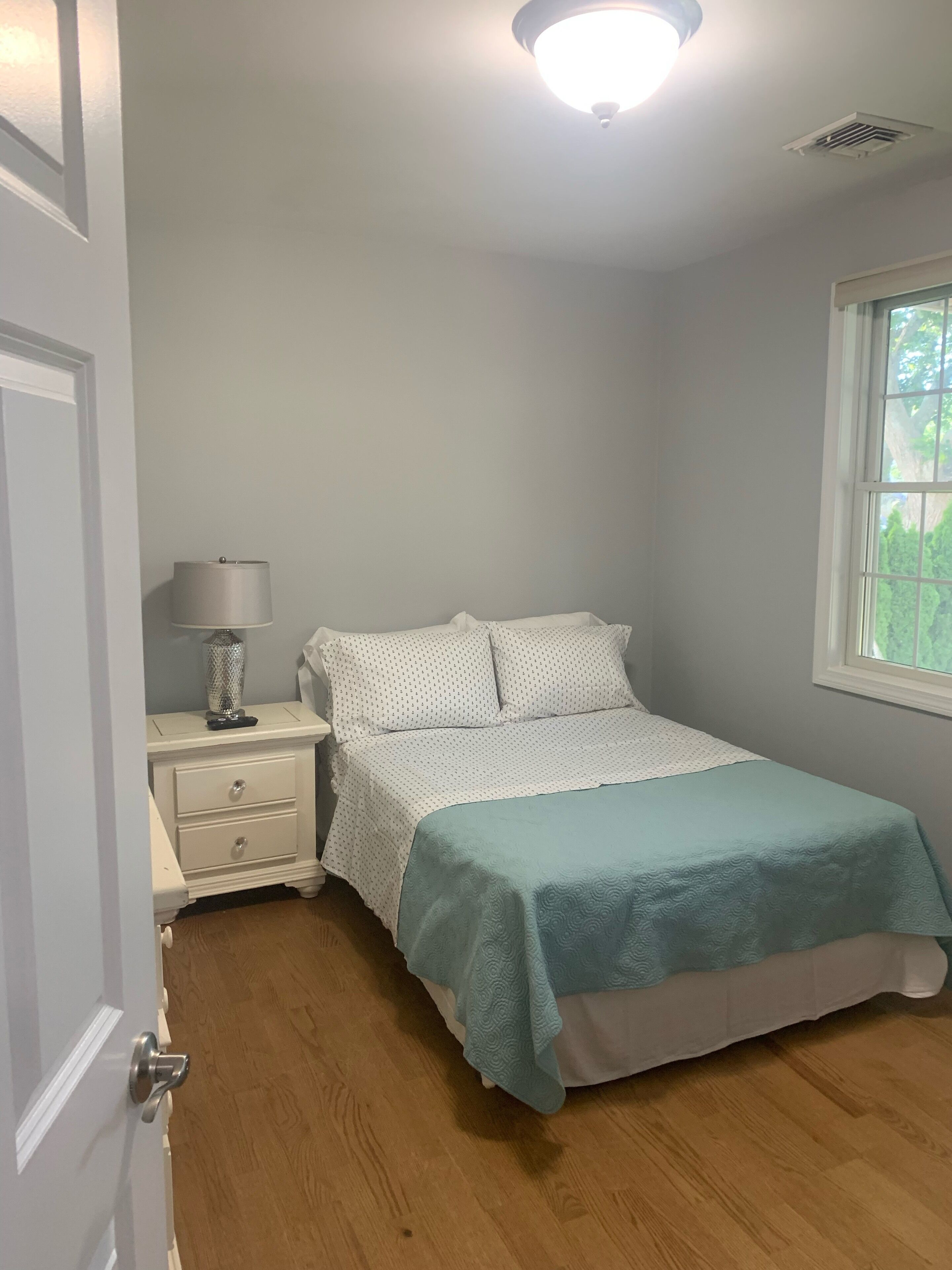 Bonnet Shores, Rhode Island Summer Rental, Great Waterviews, Walk To Kelly Beach in Narragansett, United States