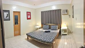 Desk, iron/ironing board, rollaway beds, free WiFi