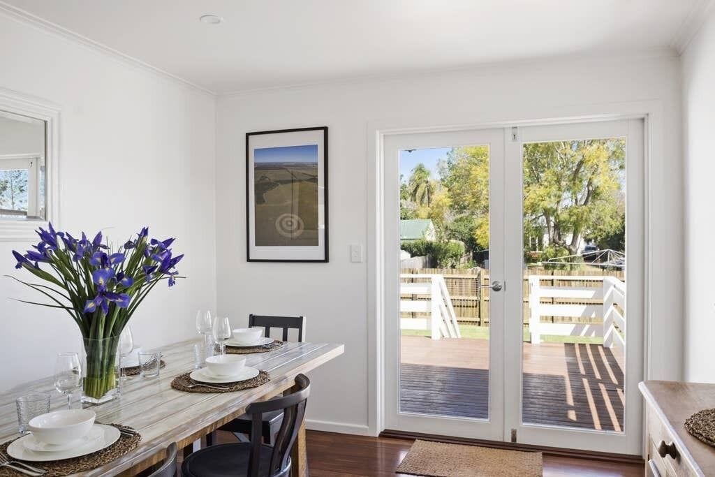 The Lighthouse - 3 Bedroom Comfort and Style in a Quiet Location