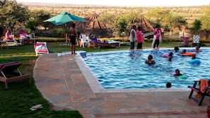 Piscine couverte, piscine extérieure