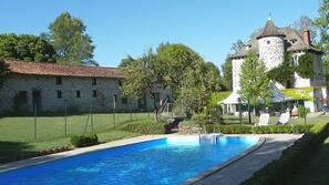 Piscine extérieure (ouverte en saison)