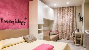 1 bedroom, individually decorated, individually furnished, desk