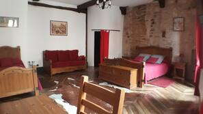 1 chambre, décoration personnalisée, ameublement personnalisé