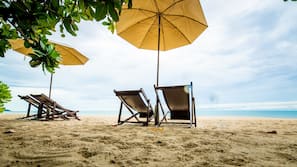 Private beach, beach towels