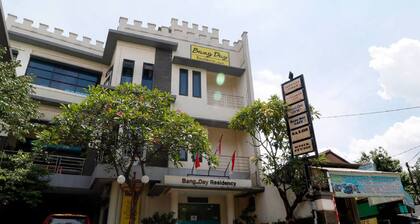 RedDoorz Plus near Universitas Indonesia