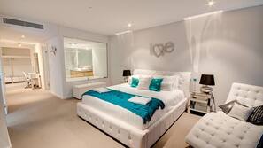 2 bedrooms, iron/ironing board, linens