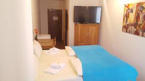 Minibar, Schreibtisch, Bügeleisen/Bügelbrett, kostenloses WLAN