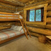 Tall Timbers Lodge Two Bedroom Cabin With Hot Tub In Gold Bar