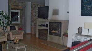 Télévision à écran plat
