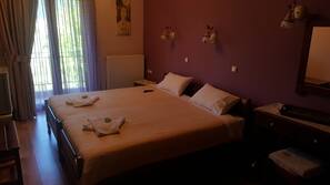 Blackout drapes, soundproofing, free WiFi, linens