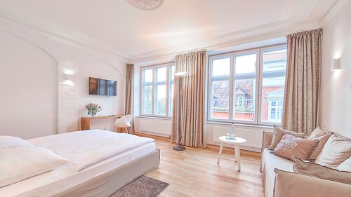 Hotels Near Luene Abbey In Lueneburg From 71 Ebookers Com