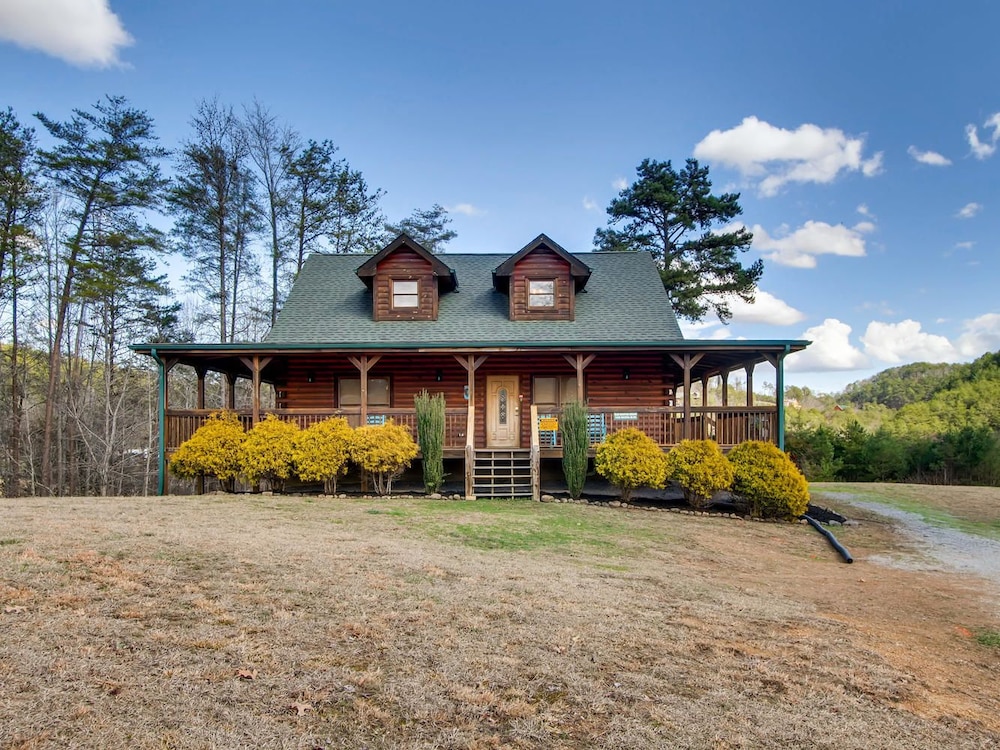 Blue Mountain Dream 4 Bedroom Cabin In Gatlinburg Pigeon Forge