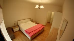1 bedroom, free cots/infant beds, free WiFi, wheelchair access