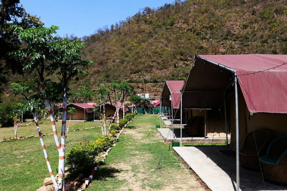 ADB Rooms Adventure Guru in Haridwār, India