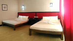 Desk, iron/ironing board, rollaway beds, free WiFi