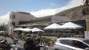 Un bar sulla spiaggia