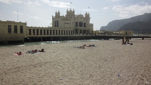 Un bar sulla spiaggia