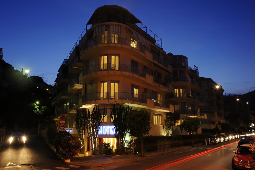 Hotel Majestic In Alassio Hotel Rates Reviews On Orbitz