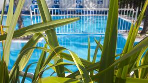 Piscina externa sazonal