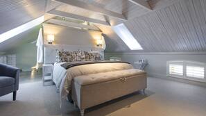 1 bedroom, Egyptian cotton sheets, premium bedding, down duvet