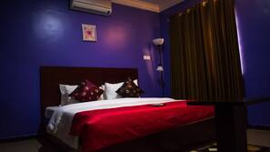 In-room safe, desk, soundproofing, free WiFi