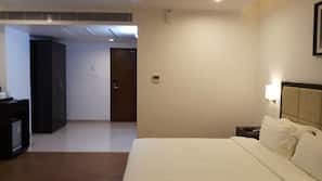 Minibar, in-room safe, desk, free WiFi