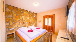 Premium bedding, in-room safe, desk, blackout curtains