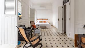 Literie de qualité supérieure, coffre-forts dans les chambres, bureau