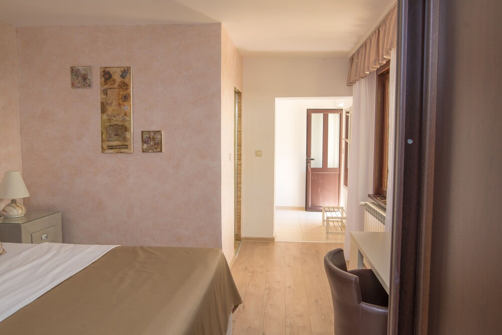 King Size Bed Studio Apartment Budva 2019 Hotel Prices Expedia King Size Bed Studio Apartment Budva 2019 Hotel Prices Expedia Co Uk