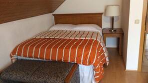 3 Schlafzimmer, Bügeleisen/Bügelbrett